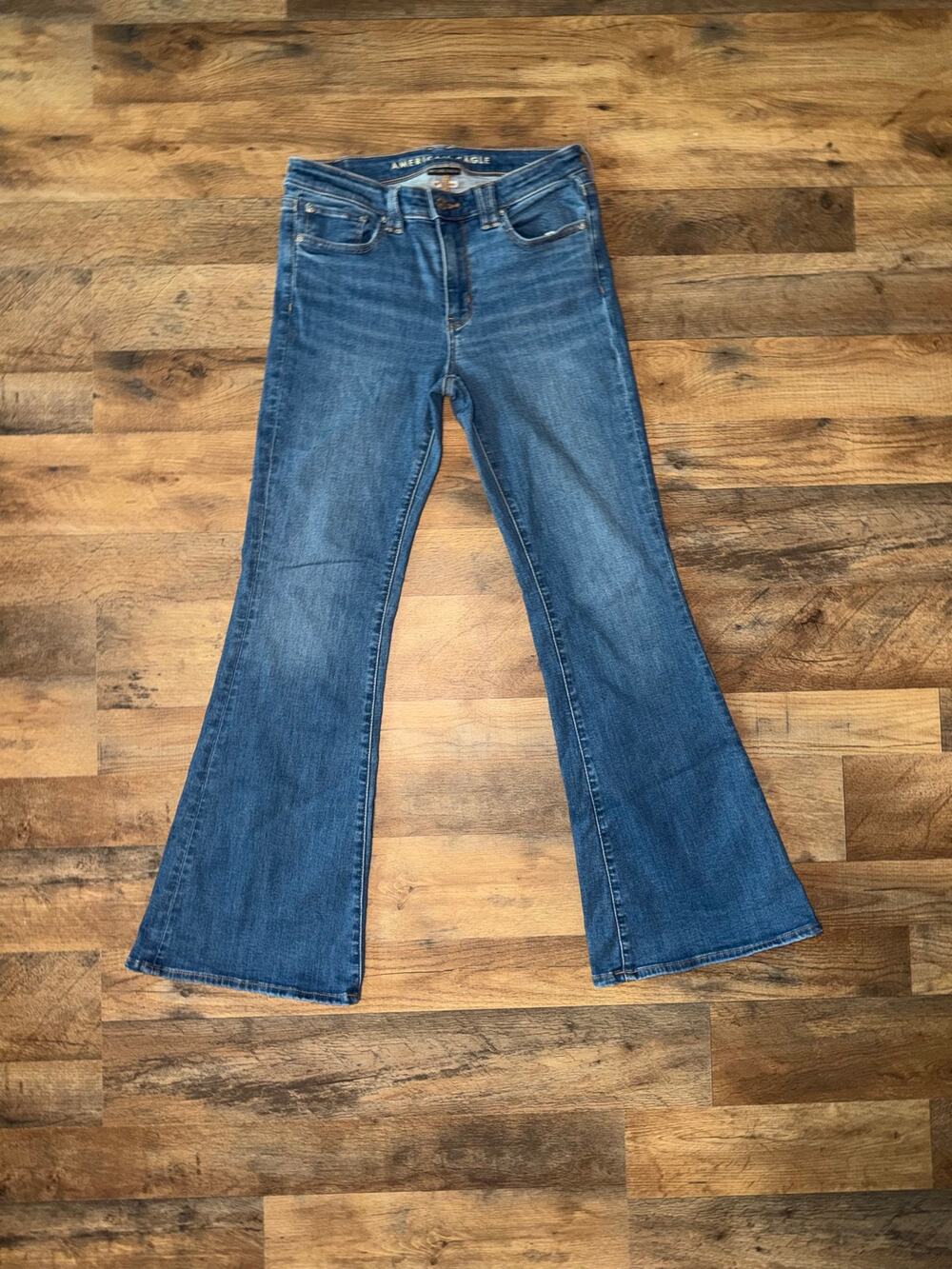 American Eagle women’s next level stretch low rise blue jeans flare